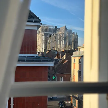 La Petite Parisienne-centre -gare -airport בווה