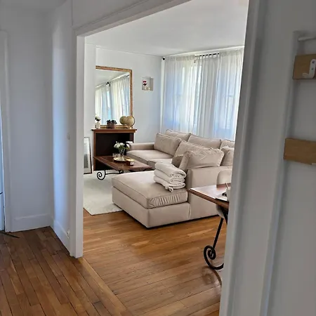 La Petite Parisienne-centre -gare -airport Appartement *