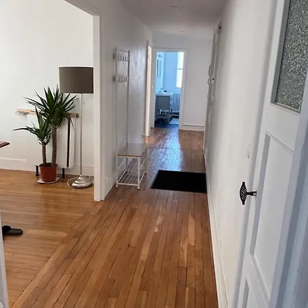 La Petite Parisienne-centre -gare -airport Appartement *
