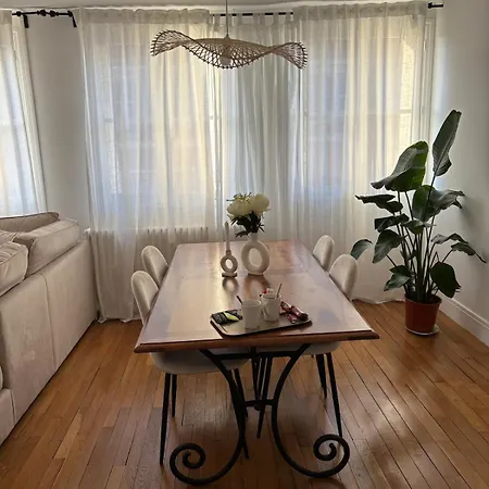 La Petite Parisienne-centre -gare -airport Appartement *